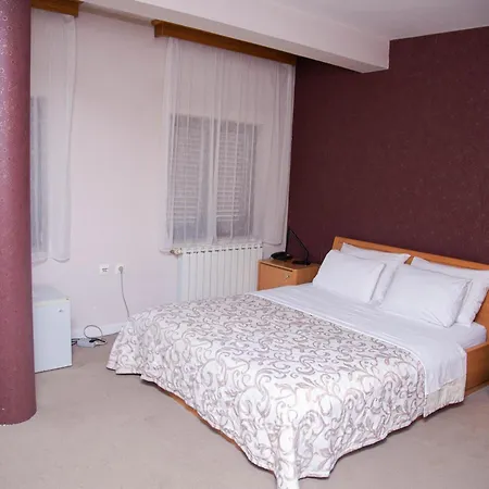 Hotel Dvor Bijelo Polje Exterior photo